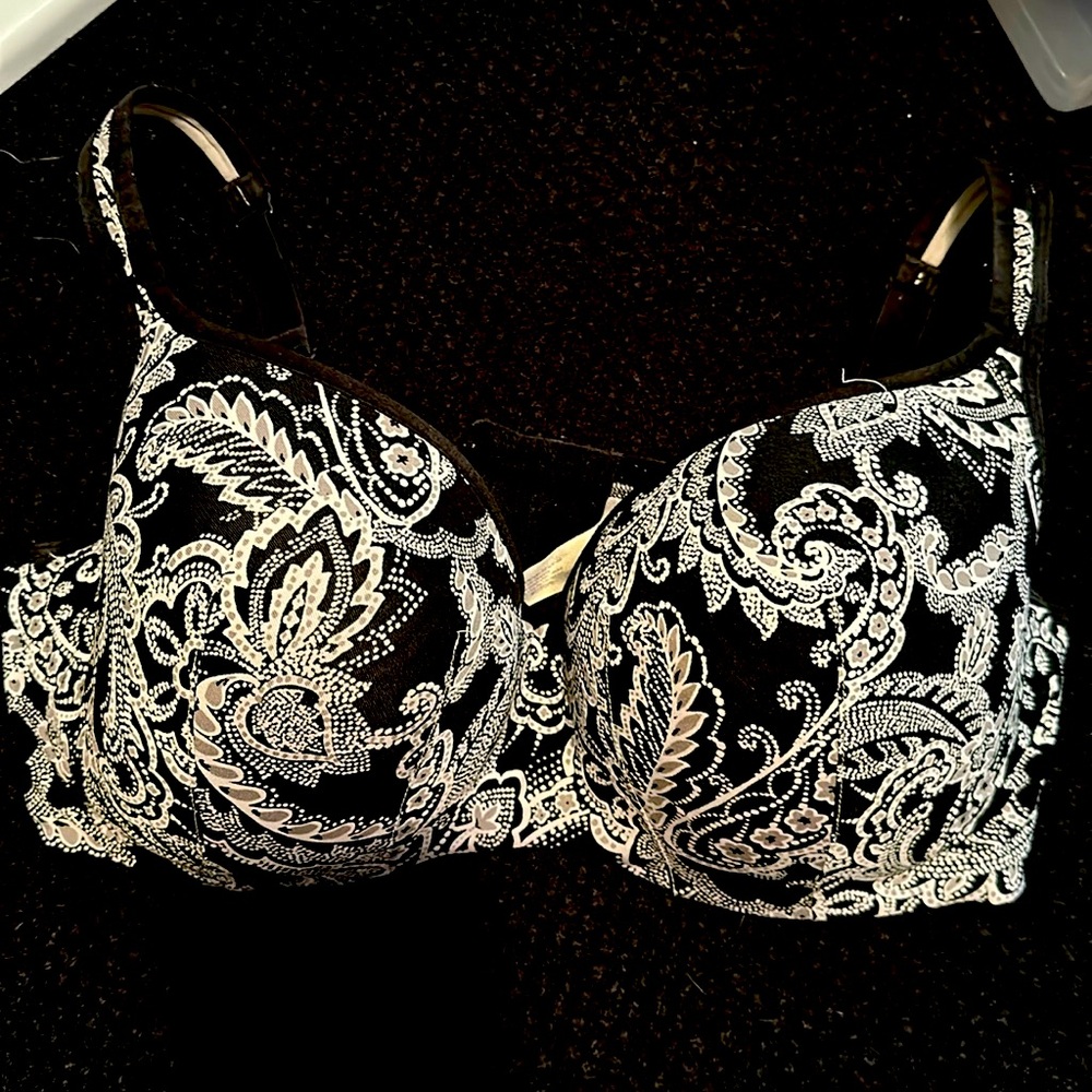 Lane Bryant 40DDD LINED UNDERWIRE BRA.